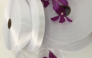 WS-7615: CHẤT LIỆU IN NHÃN/MÁC SATIN DỆT BIÊN - 1 MẶT BÓNG - THERMAL TRANSFER RIBBONS