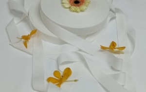 PC-8042: CHẤT LIỆU IN NHÃN/MÁC POLY-COTTON DỆT BIÊN # HALF-BLEACH/ TRẮNG GẠO/ TRẮNG NGÀ