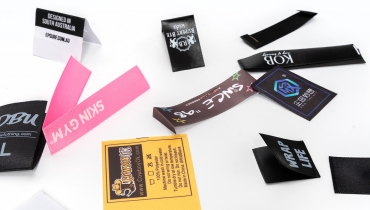 ỨNG DỤNG CỦA CHẤT LIỆU 100% RECYCLED CHO IN NHÃN MÁC